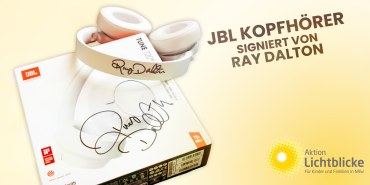 Bild JBL-Kopfhörer, signiert von Ray Dalton